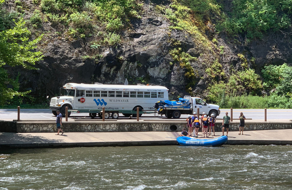 Buses for Nantahala River Rafting