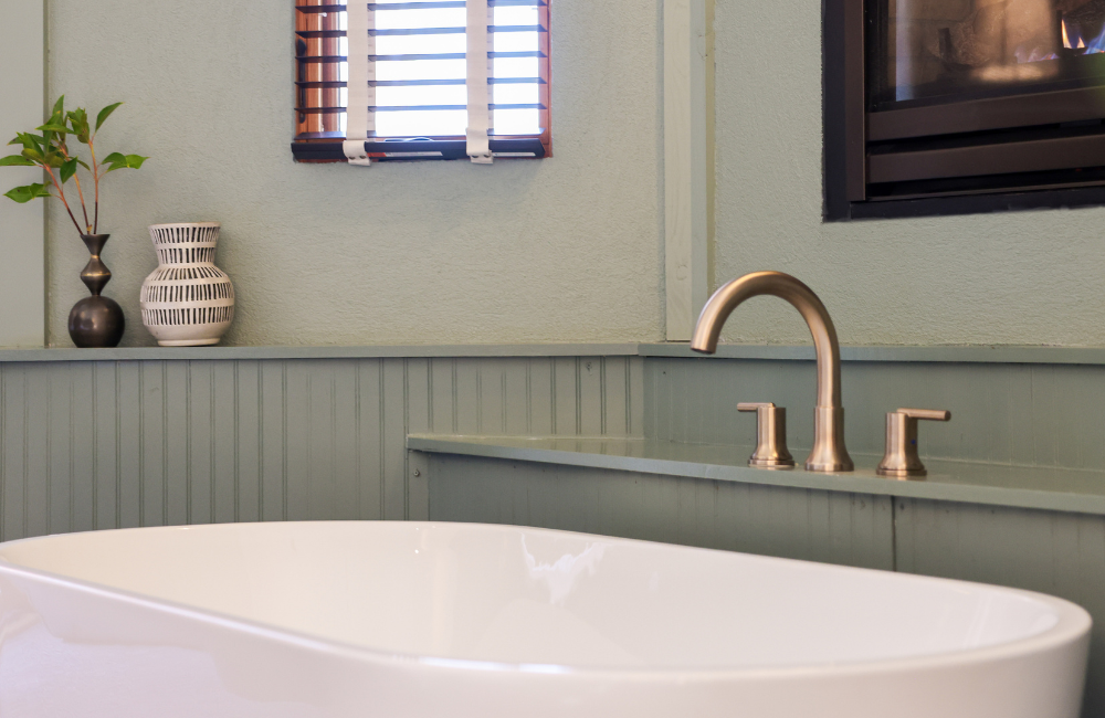 Soaking tub at Outland Great Smoky Mountains Chalet & Suites