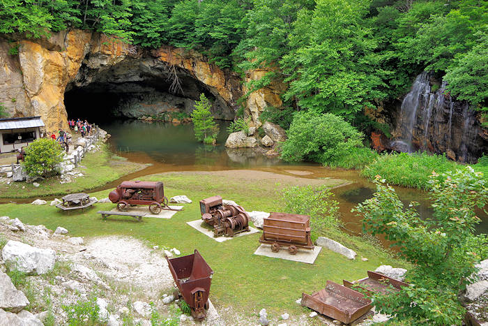 Emerald Village NC Mining Museum