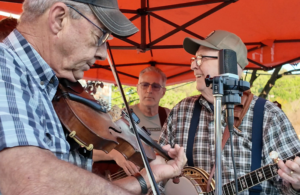 Fiddler and banjo player in Robbinsville