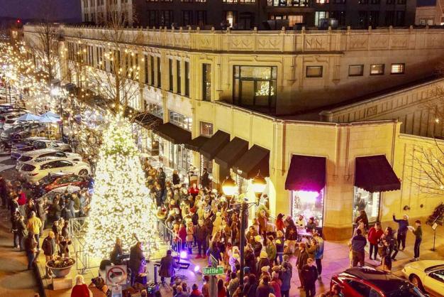 Grove Arcade Tree Lighting