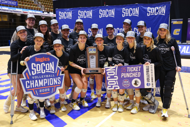 Photo of the champions of the Ingles SoCon Volleyball Championship