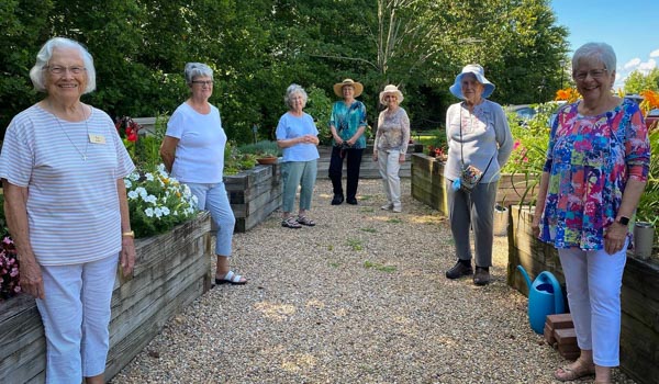 Gardeners at Ardenwoods Retirement Community